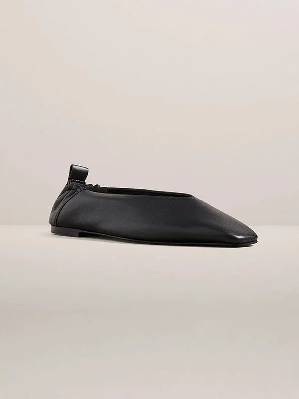 Briot Flat in Black