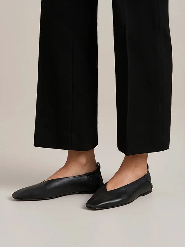 Briot Flat in Black