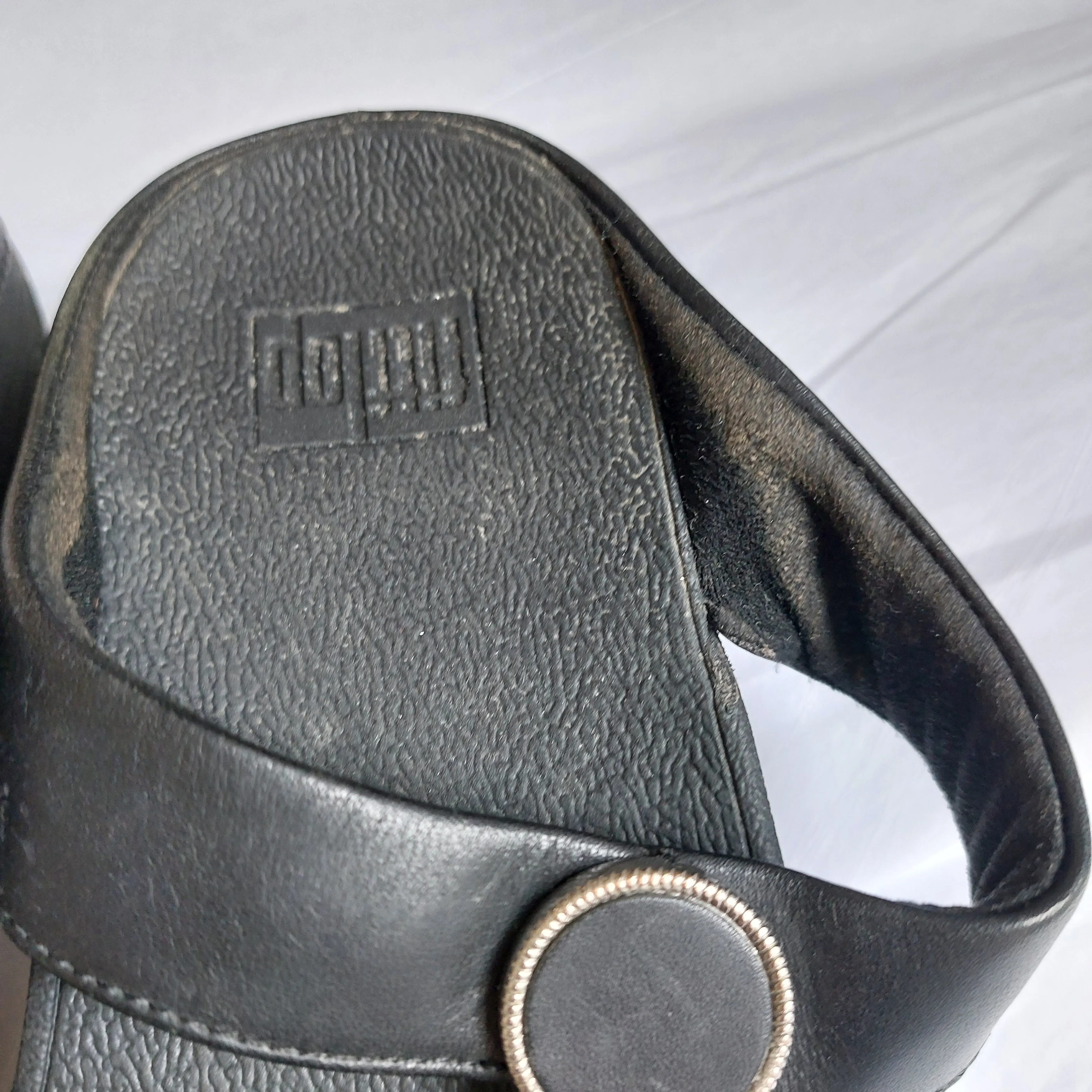 Fitflop Black Thong Wedge Sandals | Pre Loved |