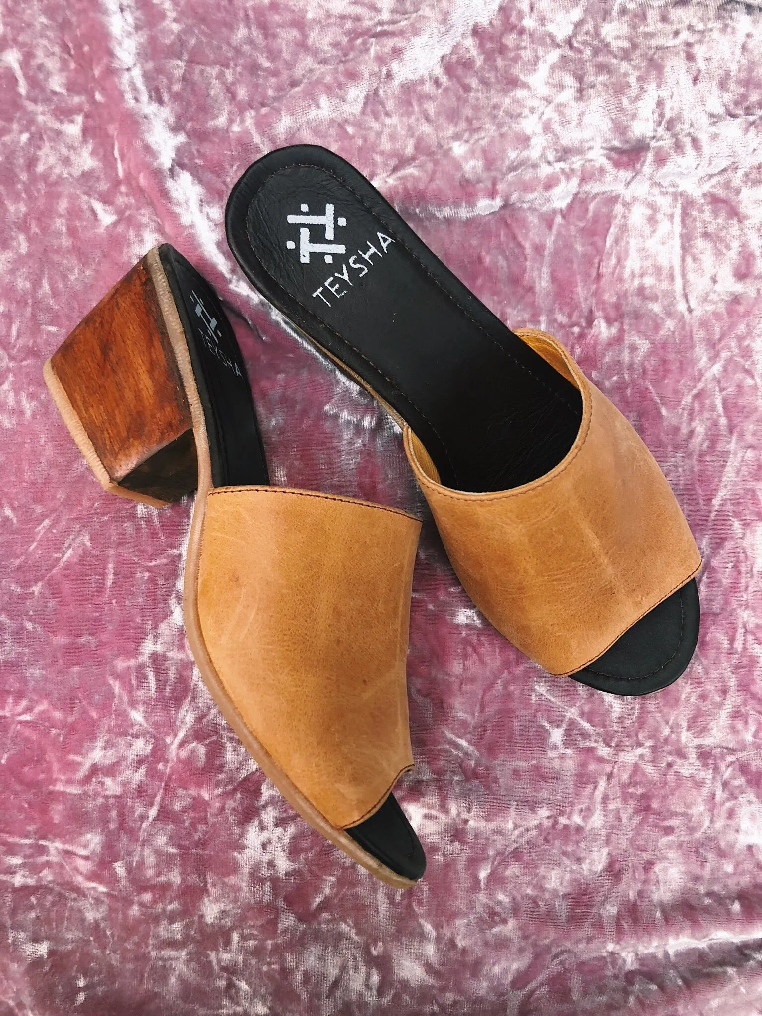 Frida Camel Heel